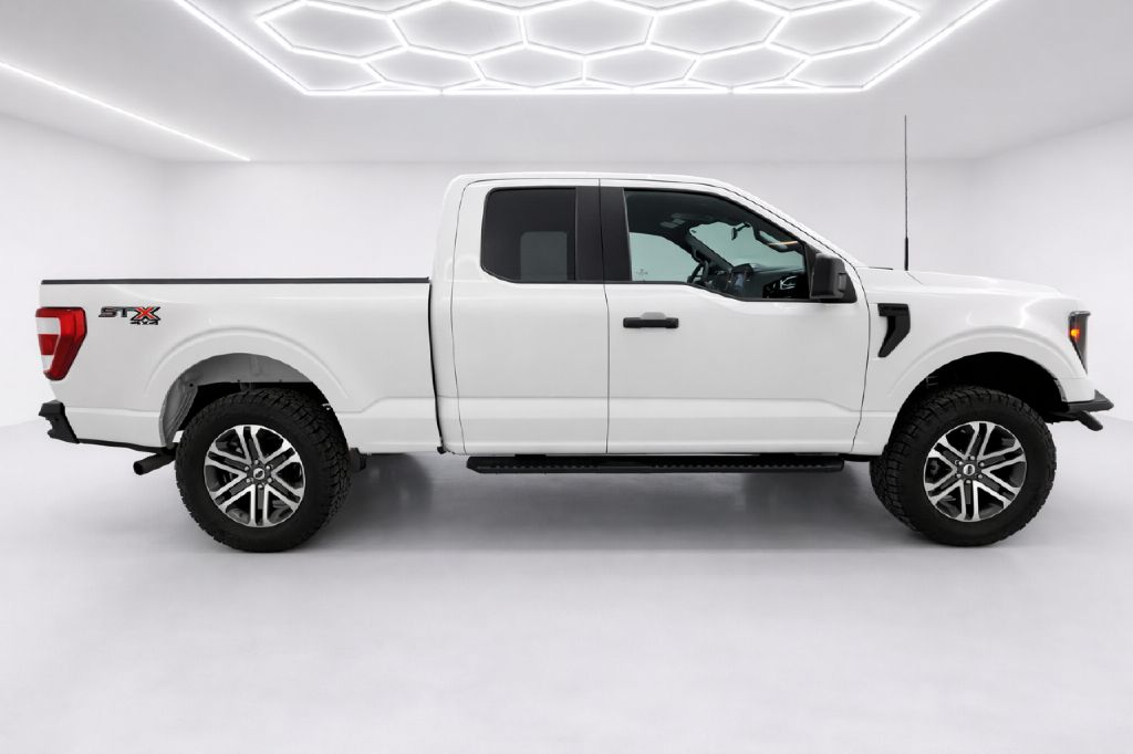 Photo 2 of this FORD F150