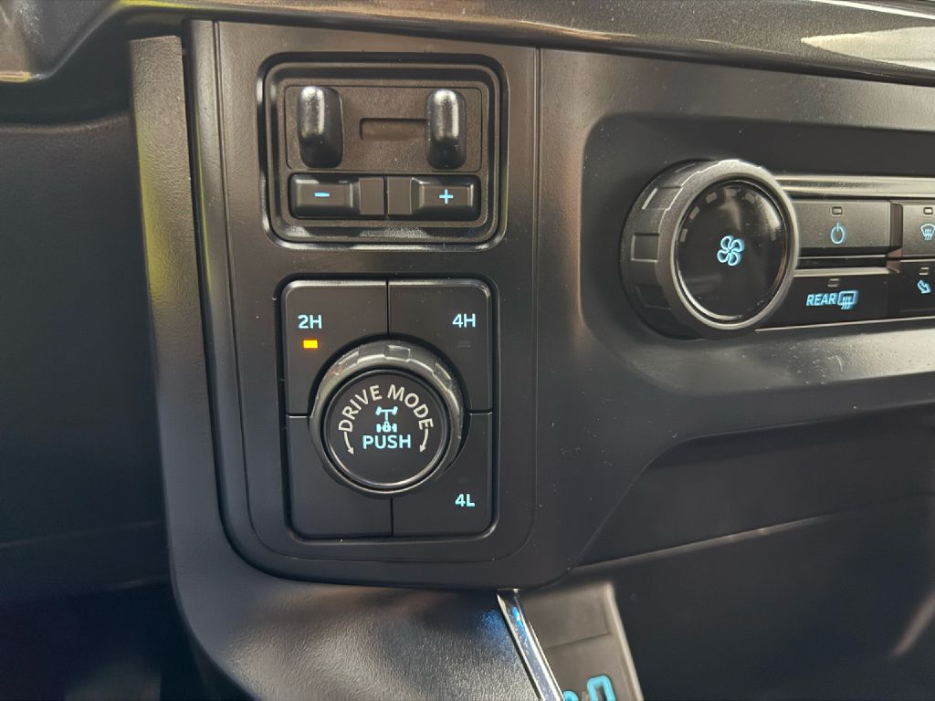 Photo 21 of this FORD F150