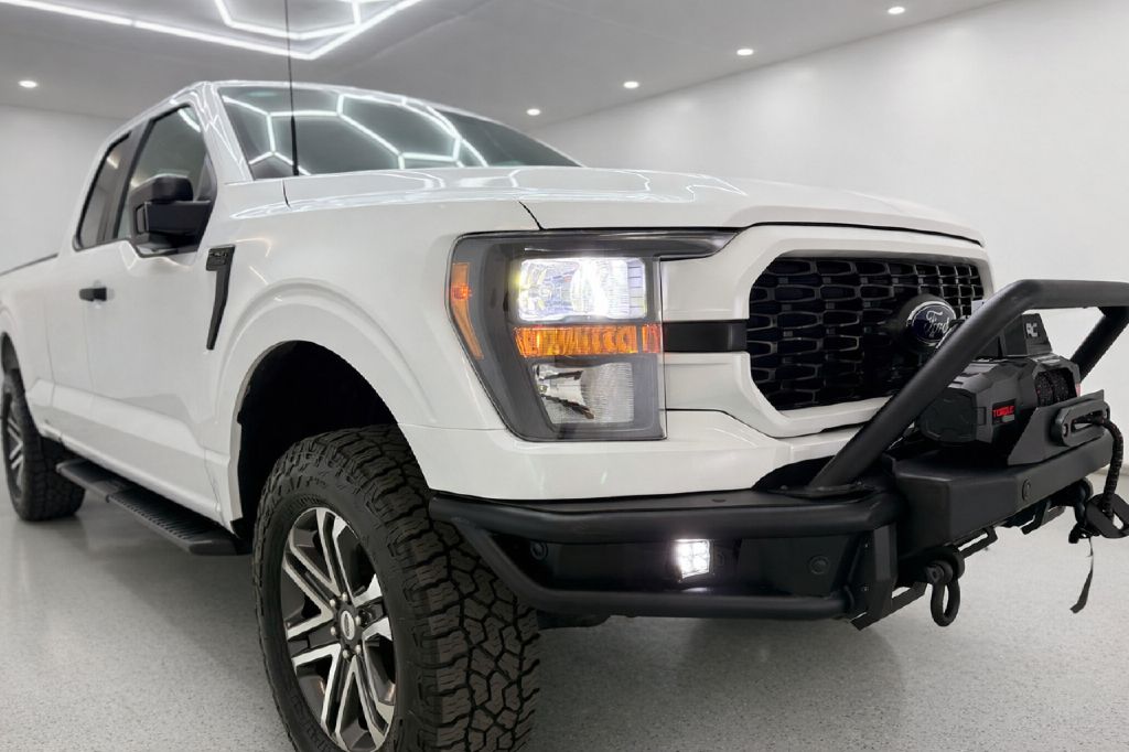 Photo 33 of this FORD F150