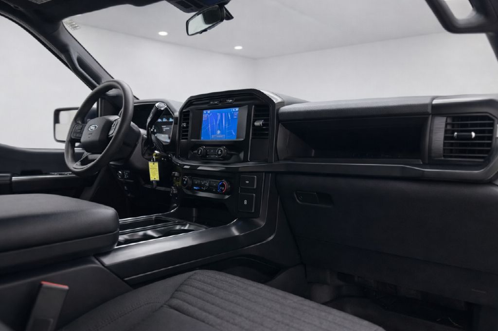 Photo 35 of this FORD F150