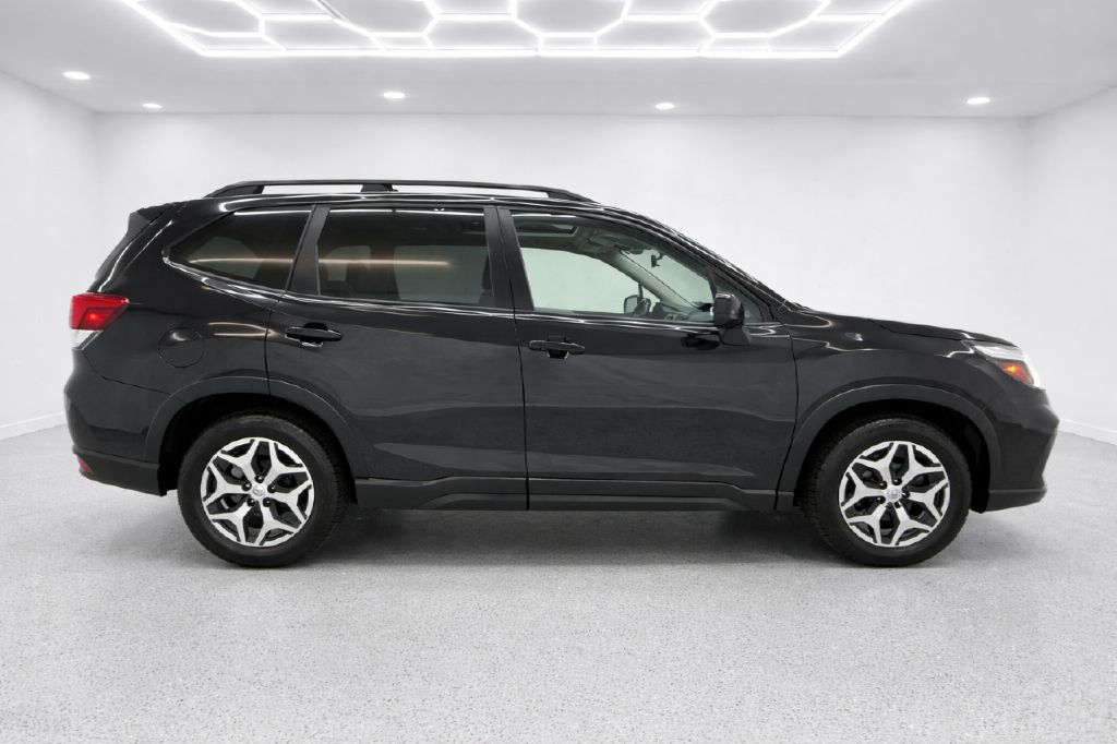 Photo 2 of this SUBARU FORESTER