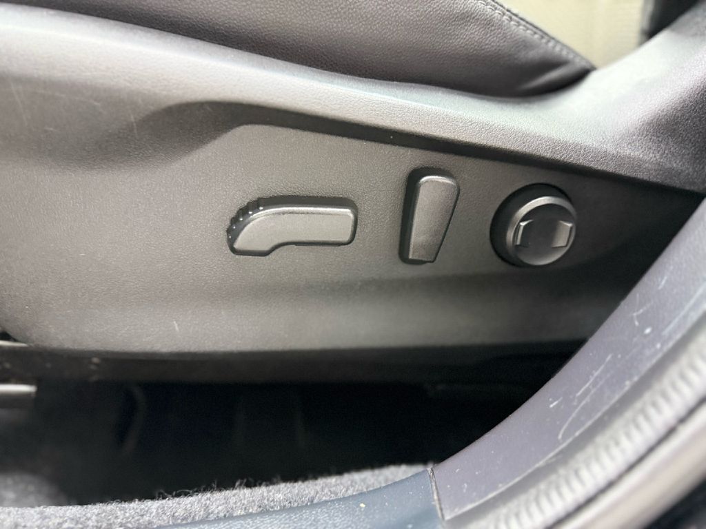 Photo 10 of this SUBARU FORESTER