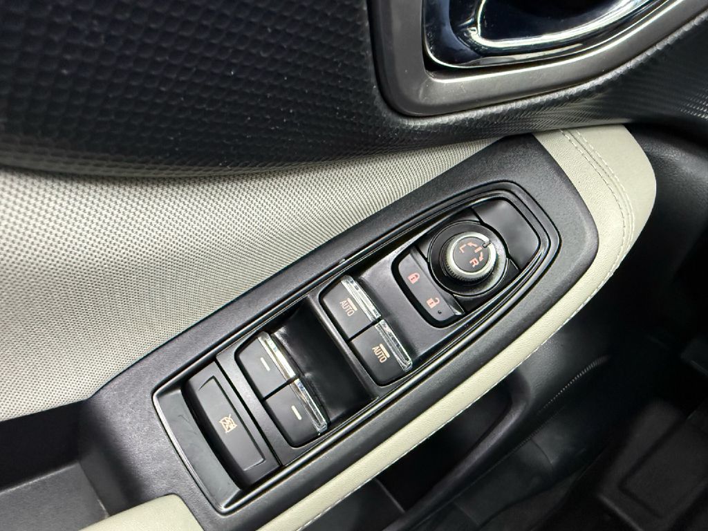 Photo 12 of this SUBARU FORESTER