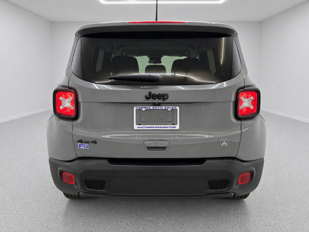 Photo 4 of this JEEP RENEGADE