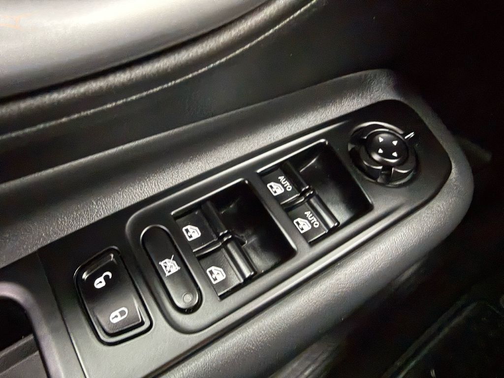 Photo 10 of this JEEP RENEGADE