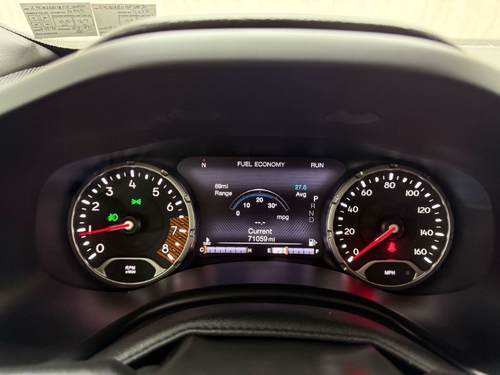 Photo 14 of this JEEP RENEGADE