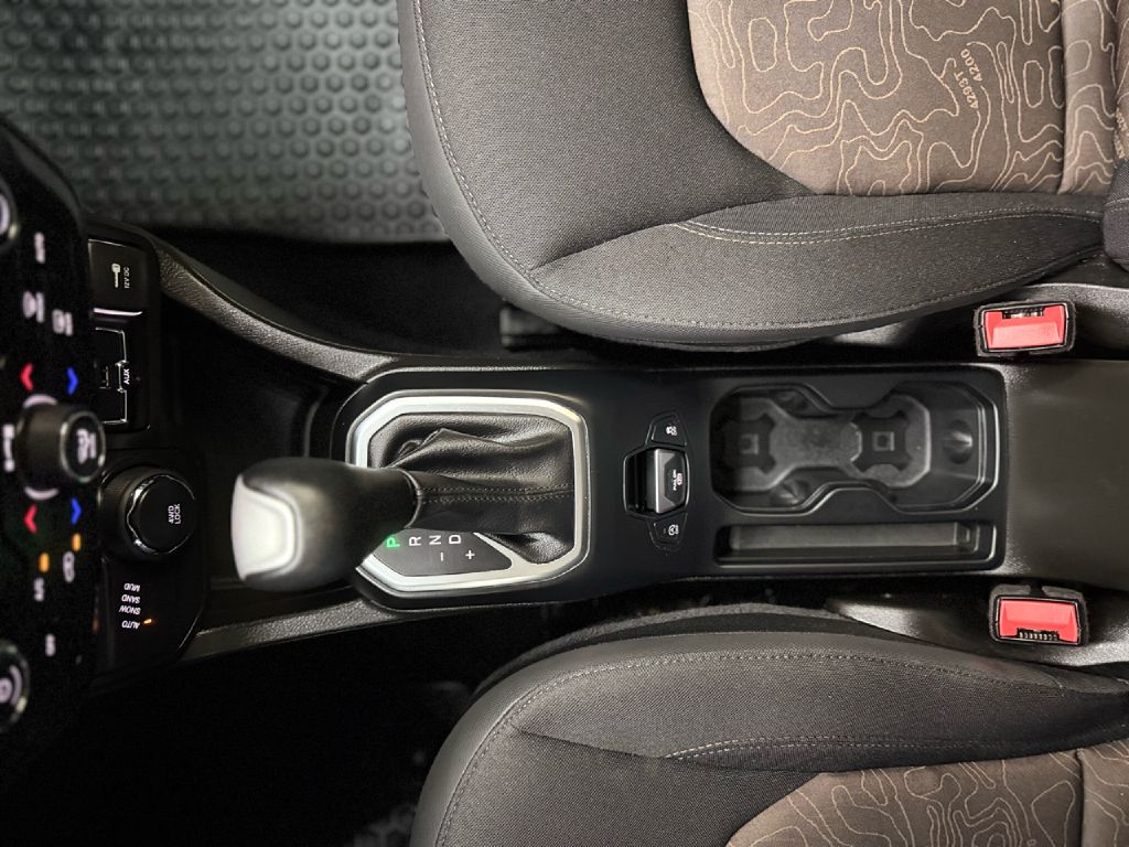 Photo 19 of this JEEP RENEGADE