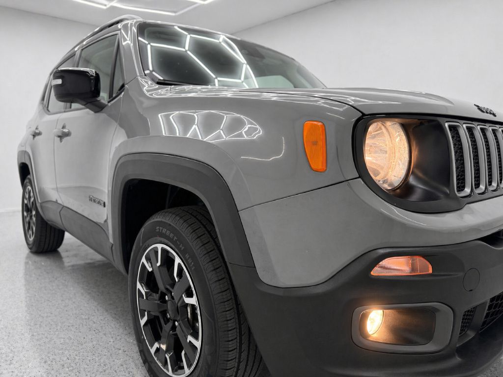 Photo 33 of this JEEP RENEGADE