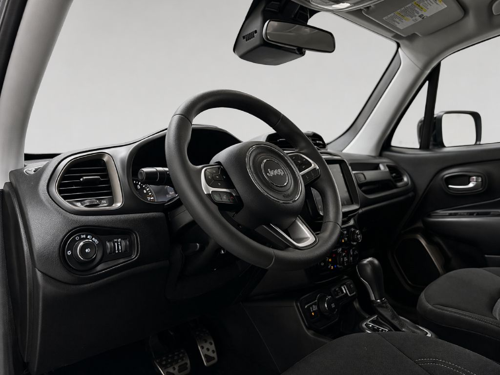 Photo 36 of this JEEP RENEGADE
