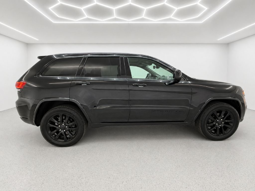 Photo 2 of this JEEP GRAND CHEROKEE