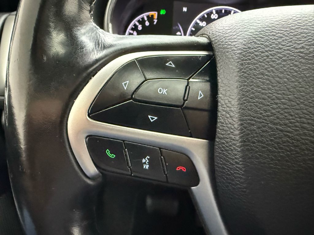 Photo 14 of this JEEP GRAND CHEROKEE