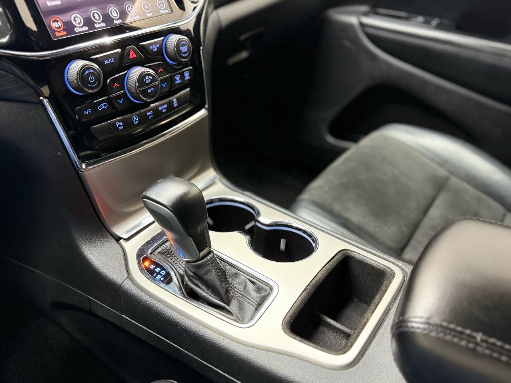 Photo 22 of this JEEP GRAND CHEROKEE