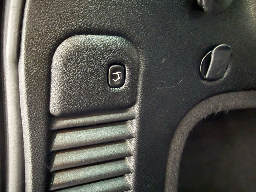 Photo 29 of this JEEP GRAND CHEROKEE
