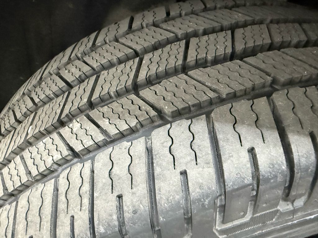 Photo 31 of this JEEP GRAND CHEROKEE