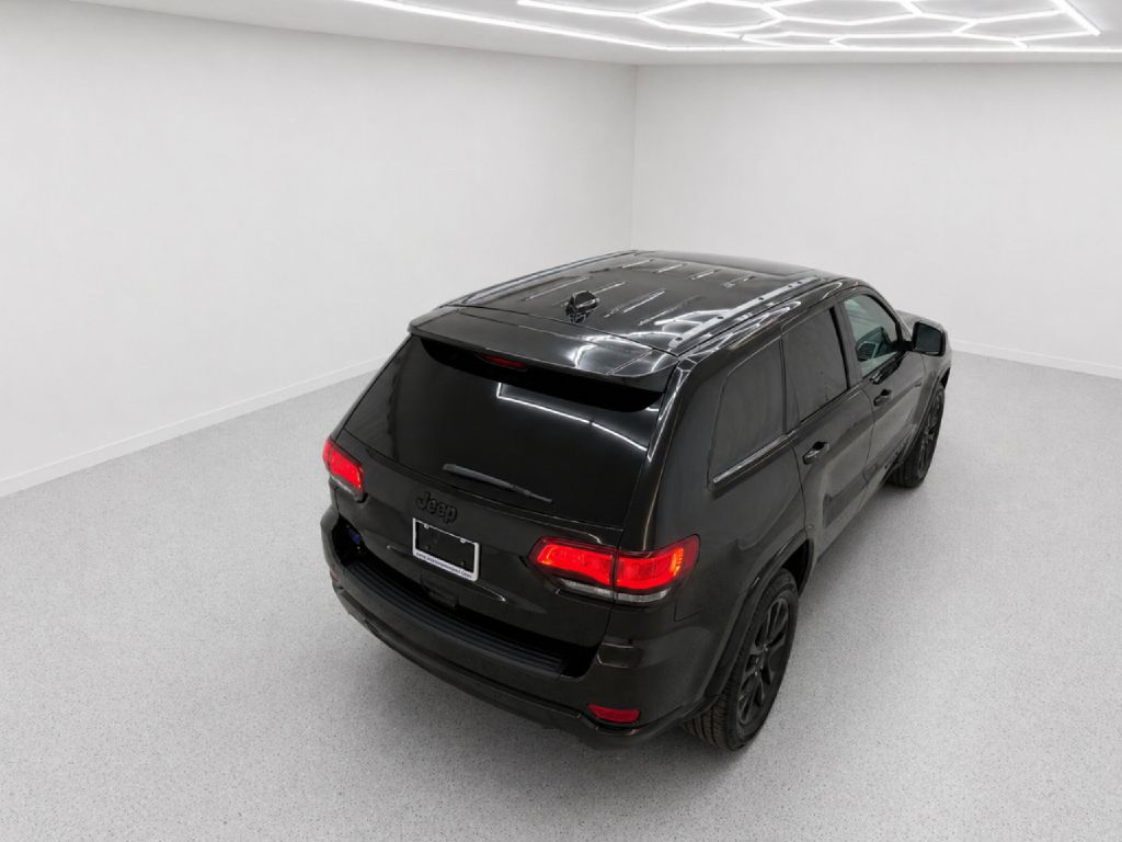 Photo 36 of this JEEP GRAND CHEROKEE