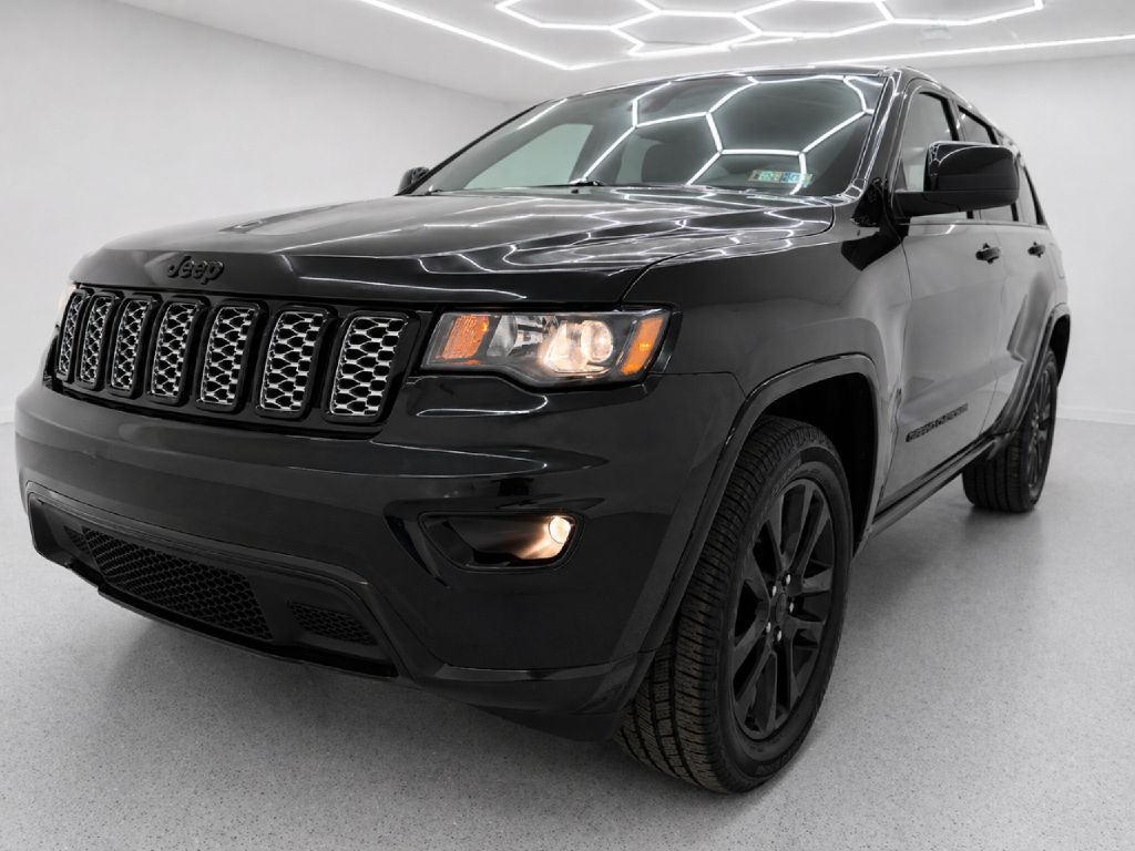 Photo 37 of this JEEP GRAND CHEROKEE