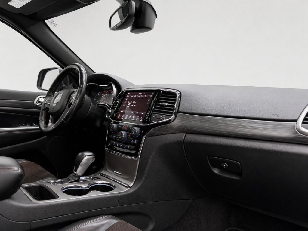 Photo 39 of this JEEP GRAND CHEROKEE