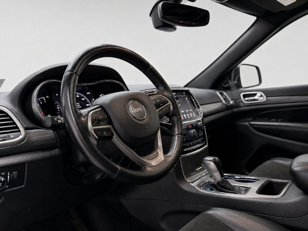 Photo 40 of this JEEP GRAND CHEROKEE