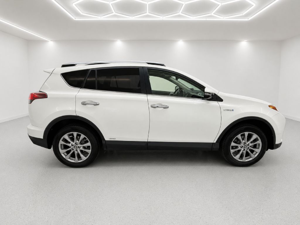 Photo 2 of this TOYOTA RAV4 HV
