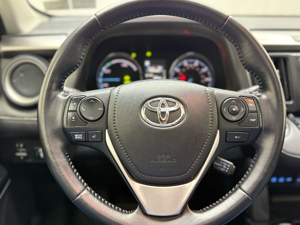 Photo 13 of this TOYOTA RAV4 HV