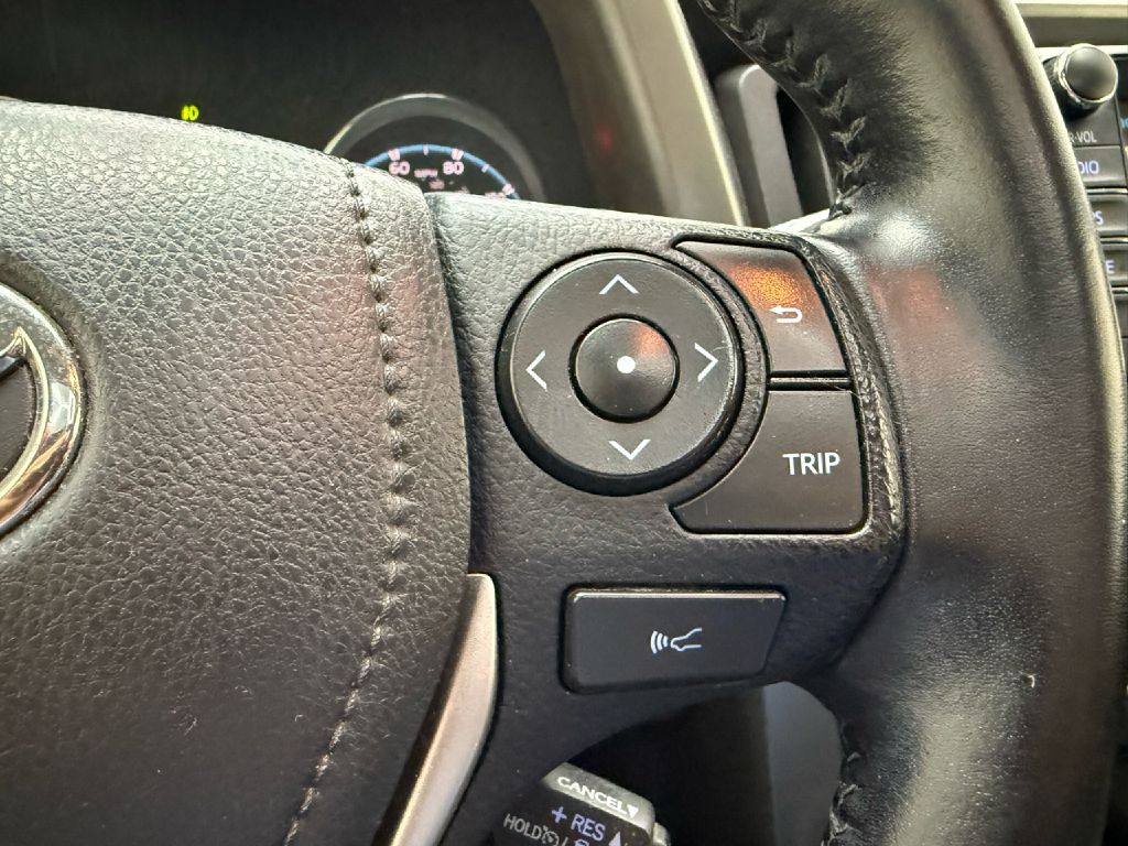 Photo 15 of this TOYOTA RAV4 HV