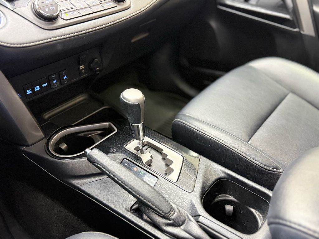 Photo 20 of this TOYOTA RAV4 HV