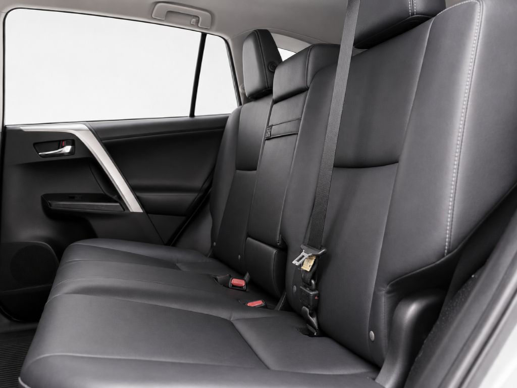 Photo 23 of this TOYOTA RAV4 HV