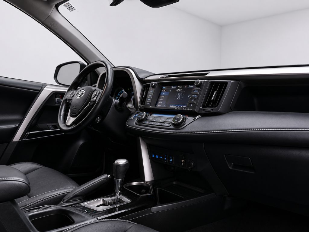 Photo 39 of this TOYOTA RAV4 HV