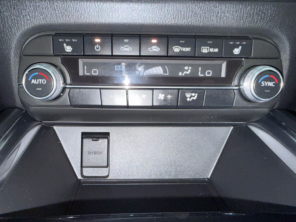 Photo 19 of this MAZDA CX-5