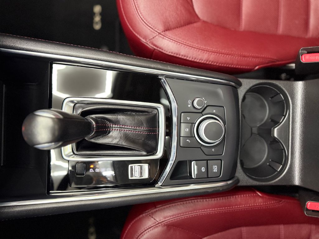 Photo 21 of this MAZDA CX-5