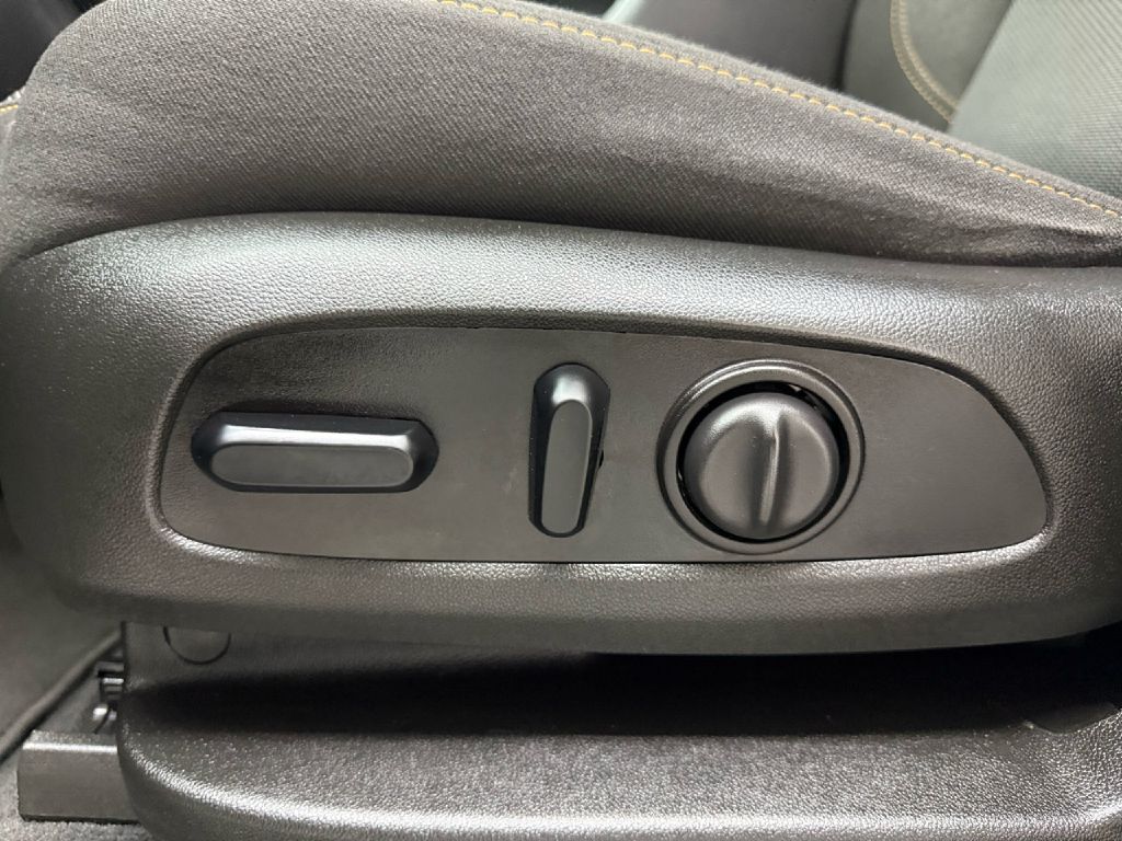 Photo 10 of this CHEVROLET TRAVERSE