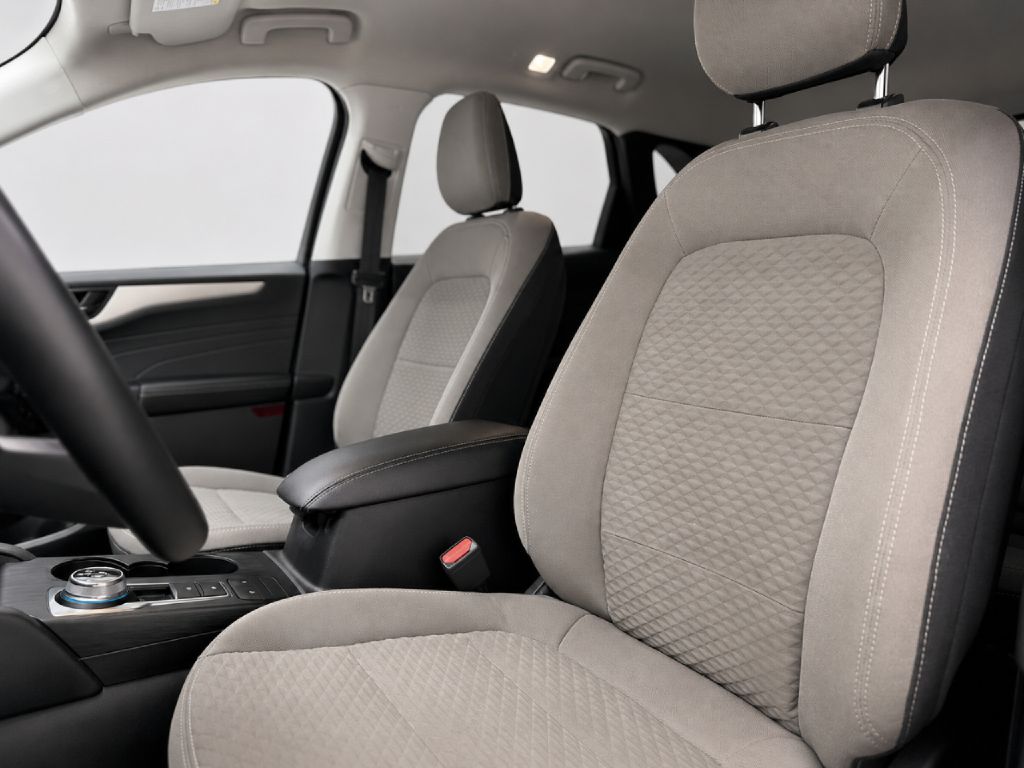 Photo 9 of this FORD ESCAPE