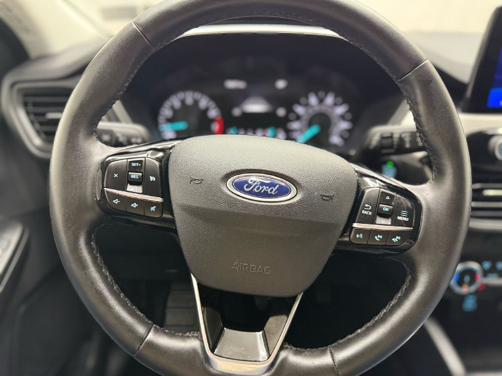Photo 12 of this FORD ESCAPE
