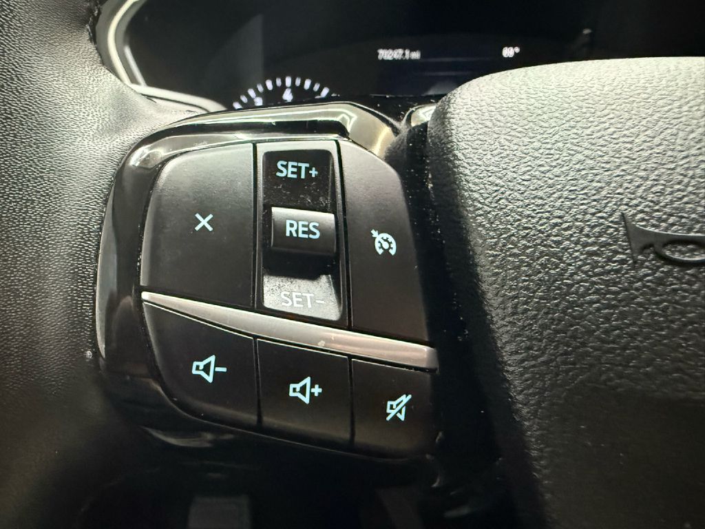 Photo 13 of this FORD ESCAPE
