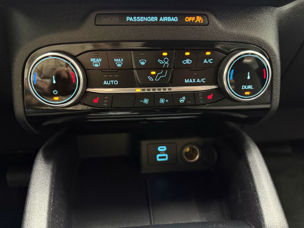 Photo 18 of this FORD ESCAPE