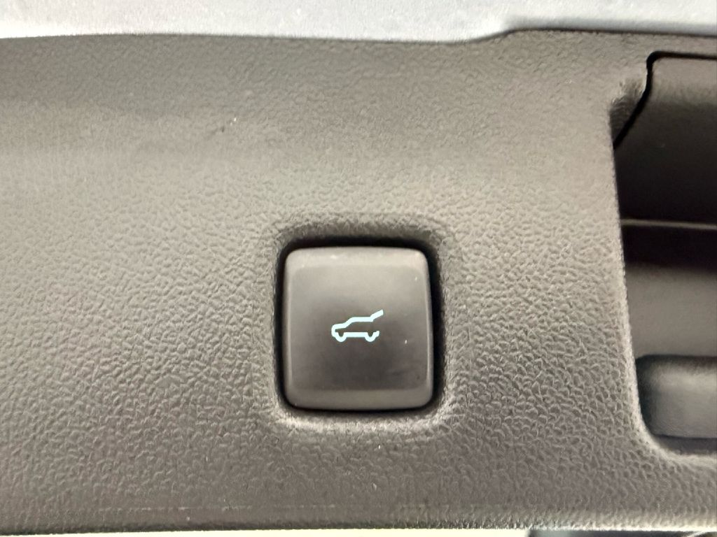 Photo 26 of this FORD ESCAPE