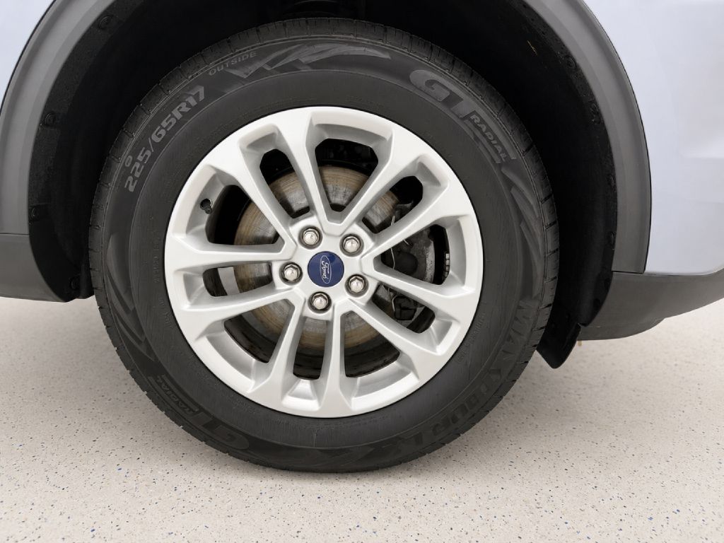 Photo 31 of this FORD ESCAPE
