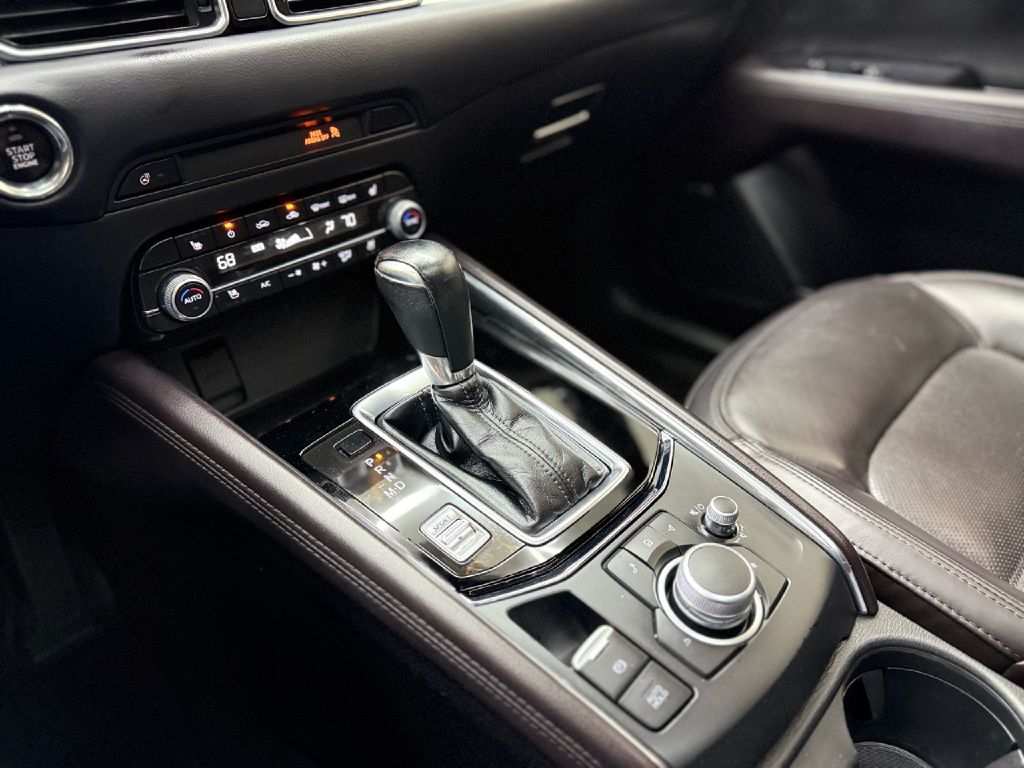 Photo 21 of this MAZDA CX-5