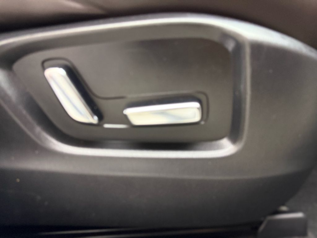 Photo 40 of this MAZDA CX-5