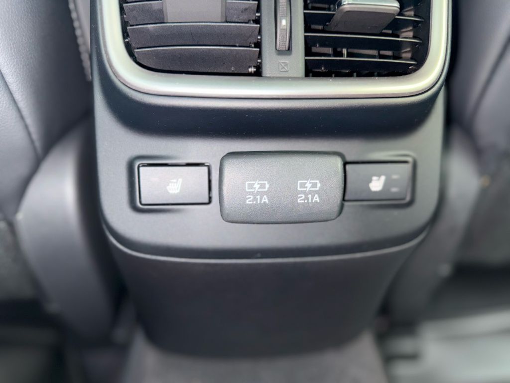 Photo 22 of this SUBARU LEGACY
