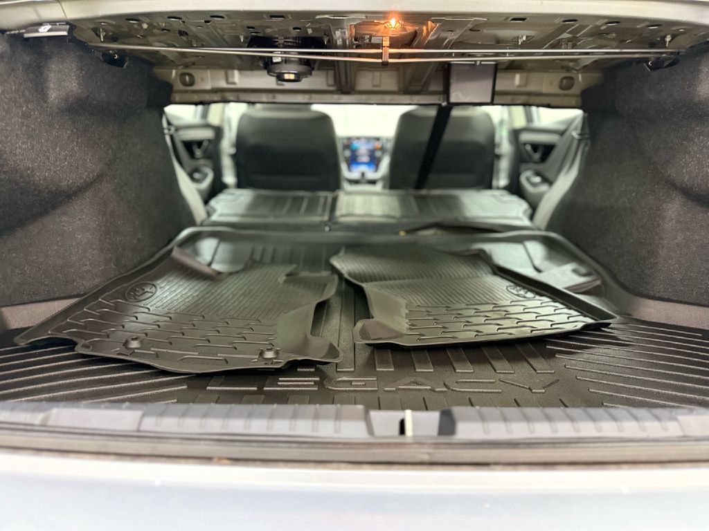 Photo 26 of this SUBARU LEGACY