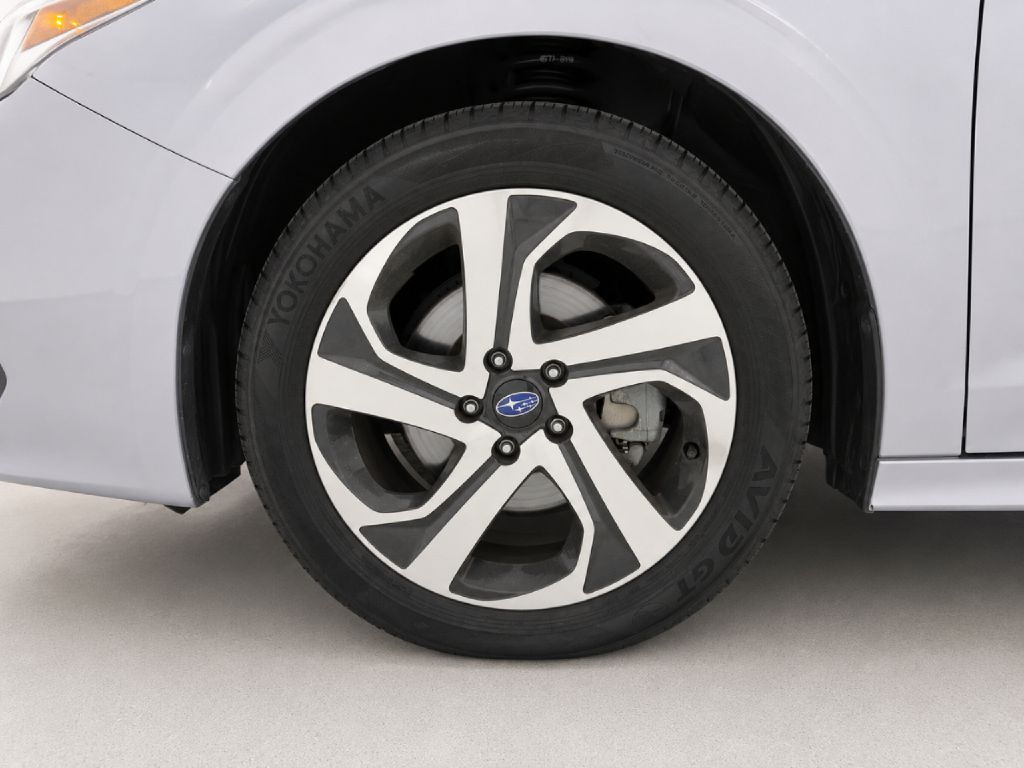 Photo 27 of this SUBARU LEGACY