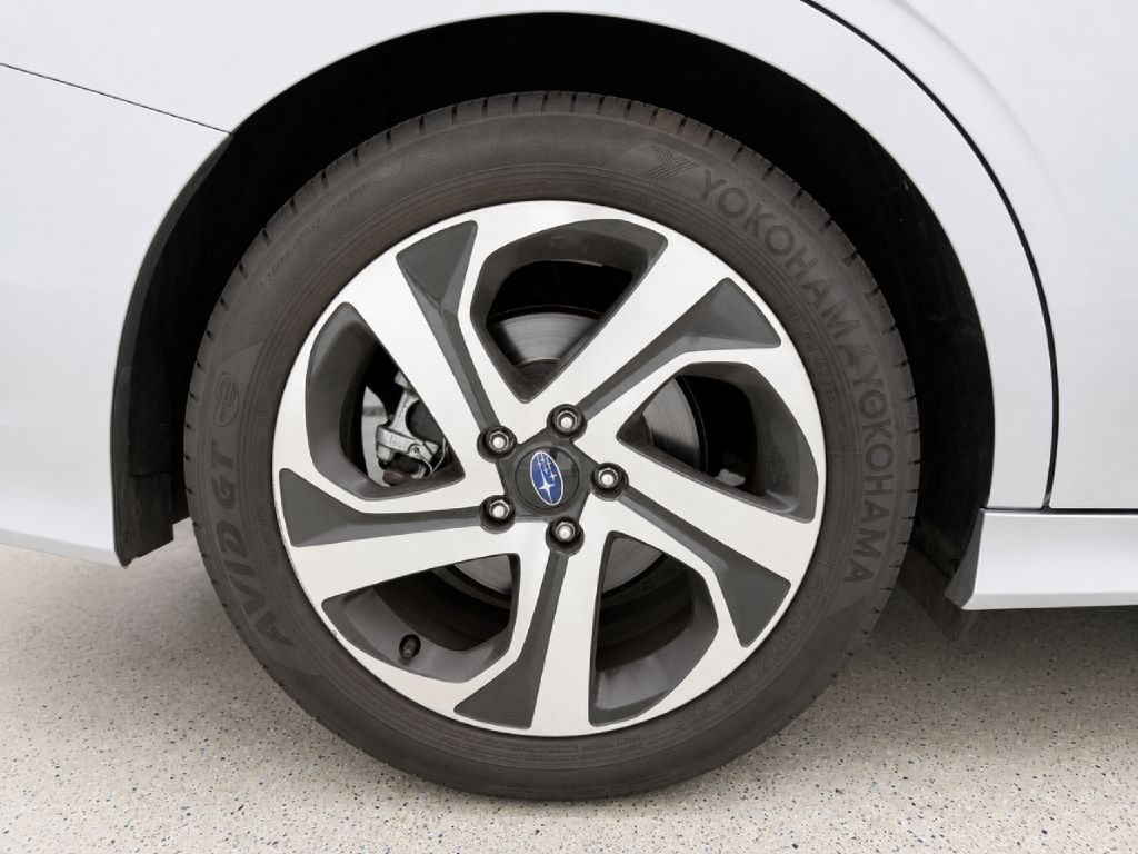 Photo 30 of this SUBARU LEGACY