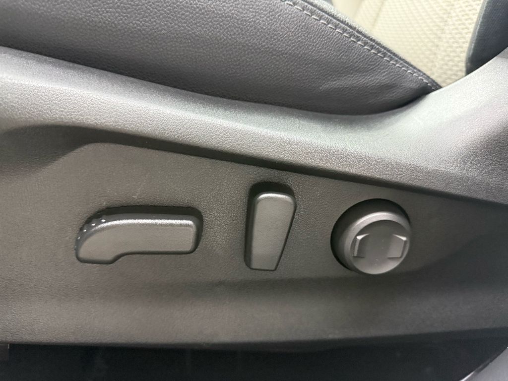 Photo 10 of this SUBARU FORESTER