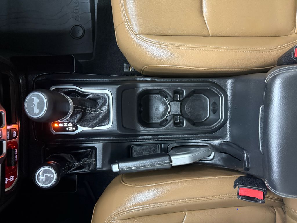 Photo 23 of this JEEP WRANGLER UNLIMI