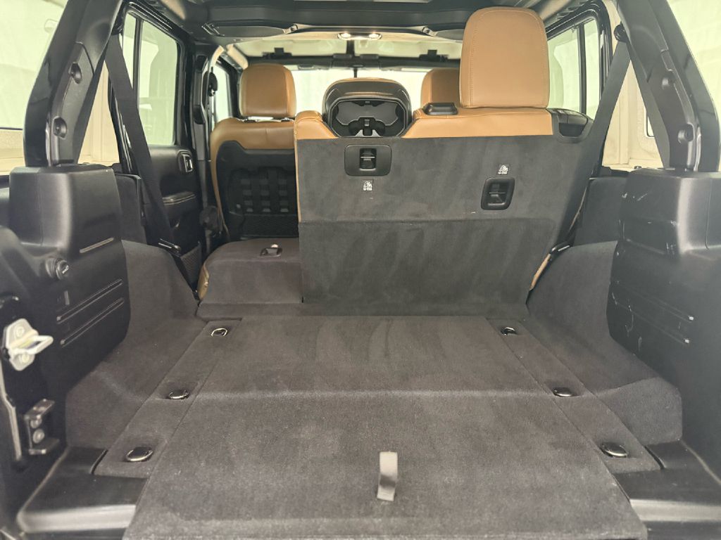 Photo 27 of this JEEP WRANGLER UNLIMI