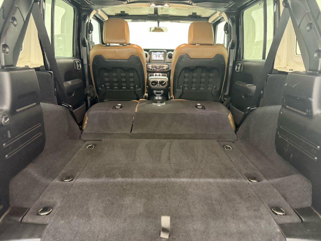 Photo 28 of this JEEP WRANGLER UNLIMI