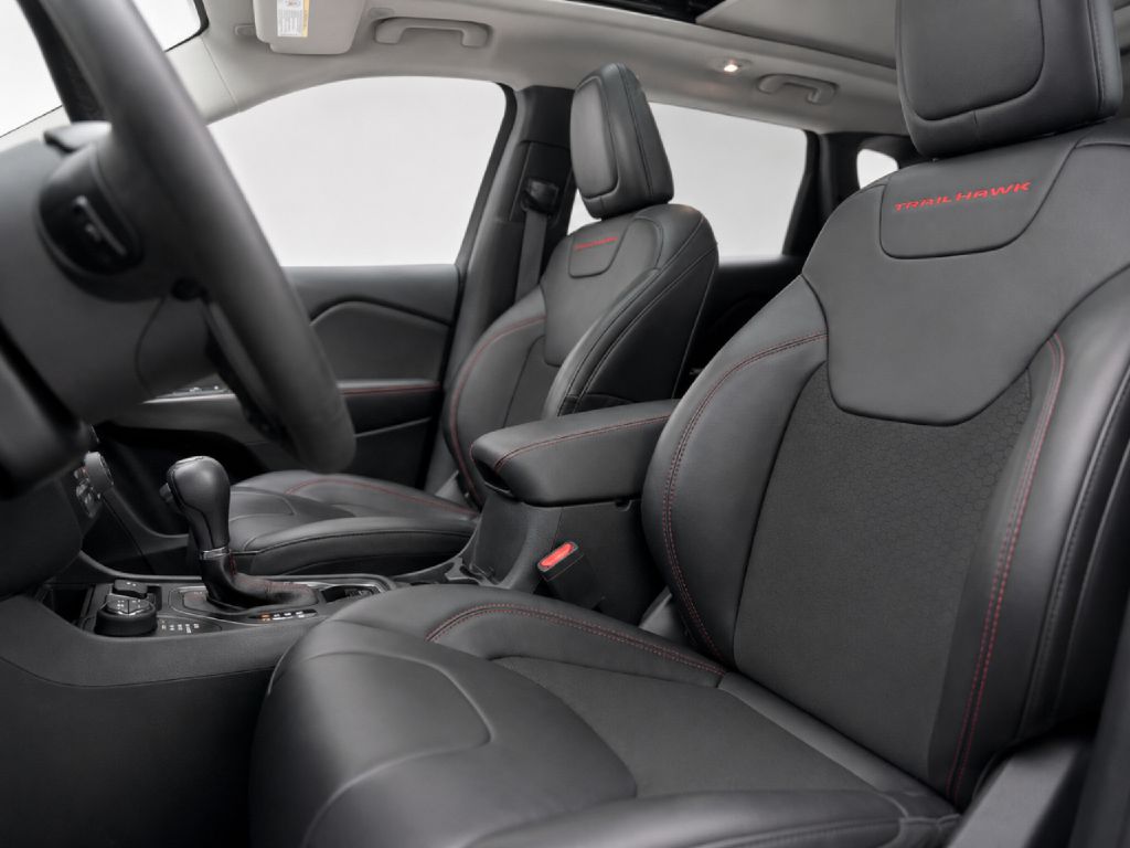 Photo 9 of this JEEP CHEROKEE