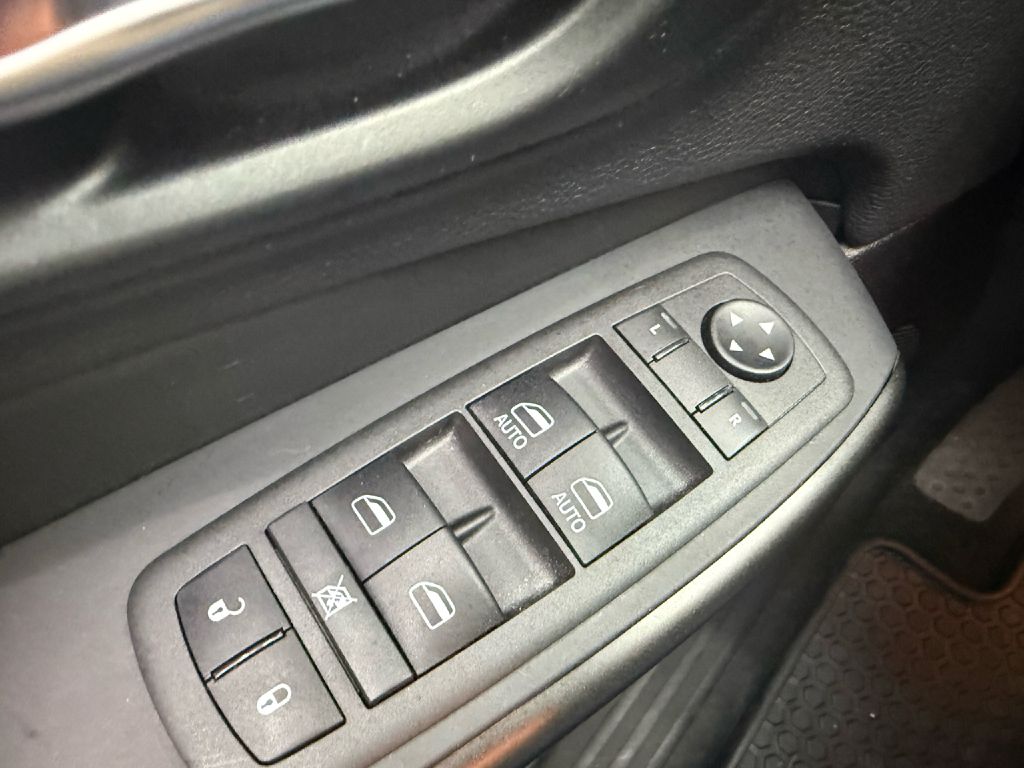 Photo 12 of this JEEP CHEROKEE
