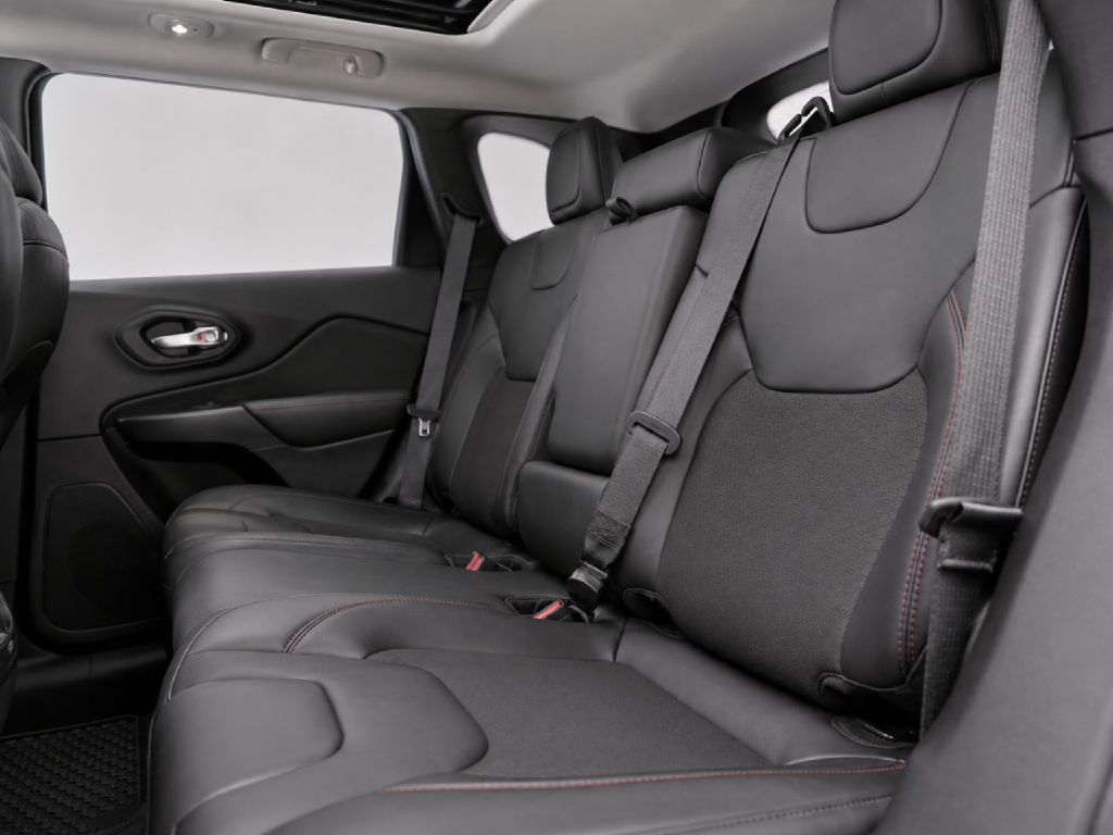 Photo 24 of this JEEP CHEROKEE